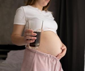 Pijesz je w ciąży? Zwiększasz ryzyko autyzmu u syna