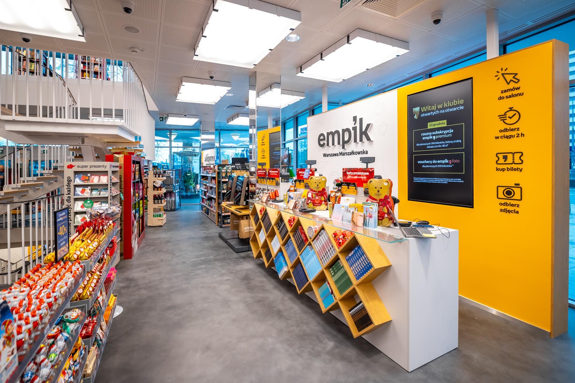 Wnętrza odnowionej "Cepelii" w Warszawie