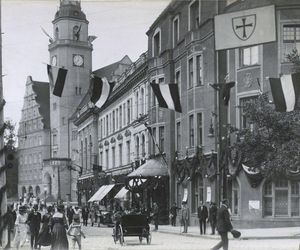 To jedna z głównych ulic Olsztyna. Zobacz, jak wyglądała na zdjęciach sprzed ponad 100 lat!