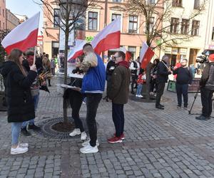 Rolnicy strajkowali częstując tym, co mają najlepsze! Mieszkańcy byli w szoku