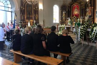 Pogrzeb zamordowanej 16-latki z Dzierzgowa. Karolinę żegna cała wieś