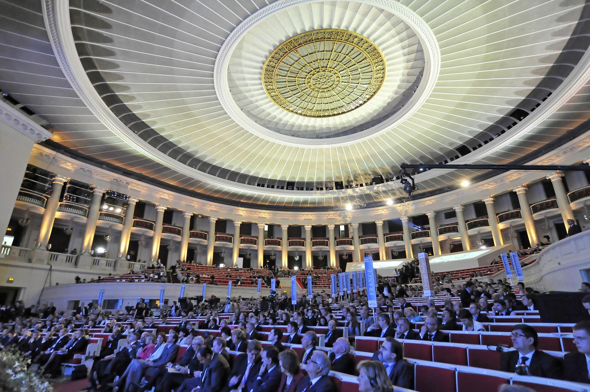 Transformarea sălii de conferințe din Varșovia.  Ce se va schimba?