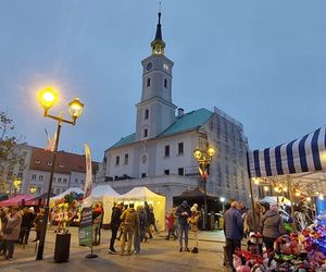 Gliwicki rynek wypełnił się zapachami rogali świętomarcińskich i gęsiny. Za nami jarmark św. Marcina