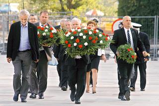 Jarosław Kaczyński odwiedził grób brata w urodziny