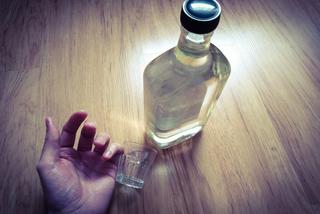 Tragiczny finał libacji. Znaleziono zwłoki dwóch mężczyzn. Koszmar pod Kłobuckiem