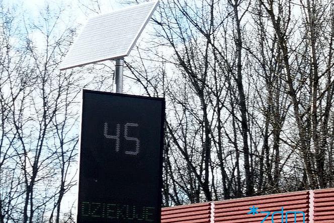 Zarząd Dróg Miejskich w Poznaniu rozpoczął montaż 24 radarowych wyświetlaczy prędkości
