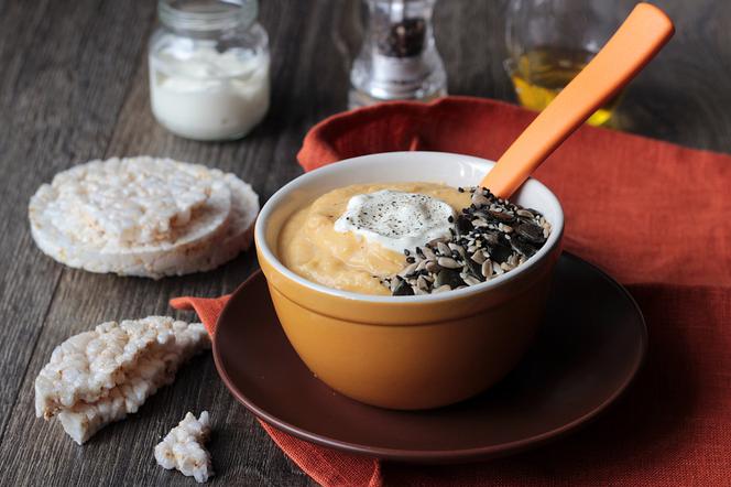 Zupa kalafiorowo-batatowa z menu beszamel.pl DIETETYCZNIE