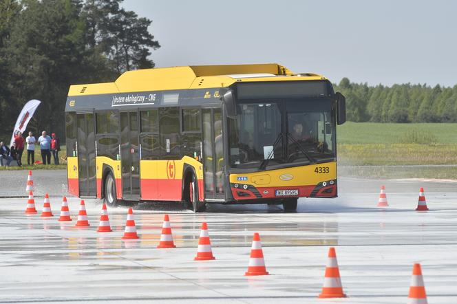 Autobusy w poślizgu! Kto tym razem okazał się najlepszym kierowcą autobusu? 