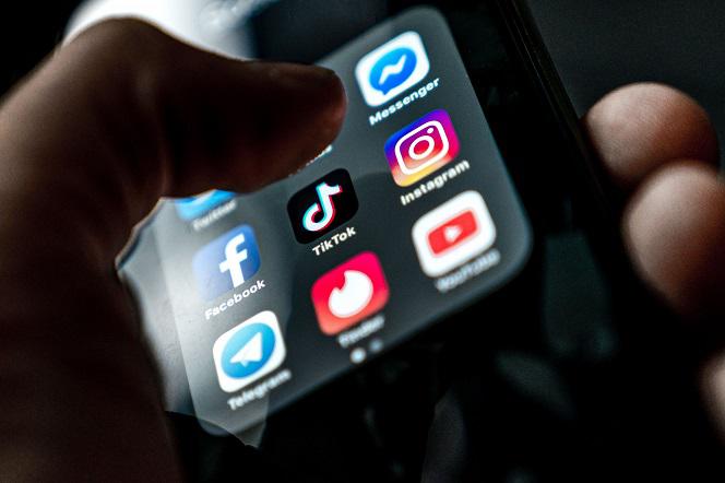 Aplikacje: Messenger, TikTok, Instagram, Facebook
