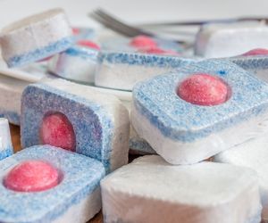 12 nietypowych zastosowań tabletki do zmywarki -  wyczyścisz nią prawie wszystko!