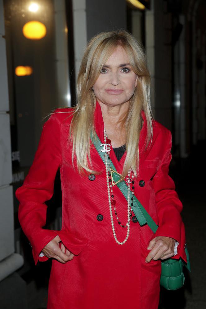 Monika Olejnik w czerwonej stylizacji