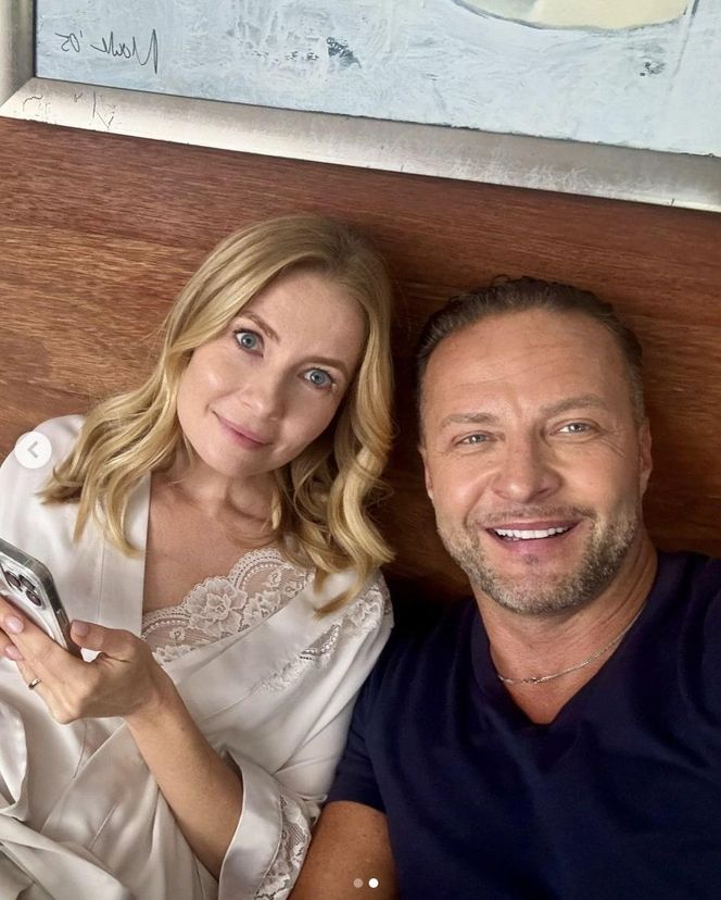 Barwy szczęścia na planie. Sebastian (Marek Krupski), Dominika (Karolina Chapko)
