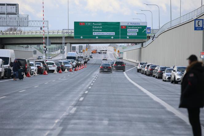 Trzask, prask i tunel otwarty. Kierowcy mogą korzystać już z całej Południowej Obwodnicy Warszawy