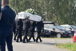 Pogrzeb rodzeństwa w Tuszowie Narodowym. Dominika i Grzegorz zginęli w wypadku. Trafili na pijanego kierowcę lawety