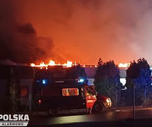 Potężny pożar hali produkcyjnej w Małopolsce