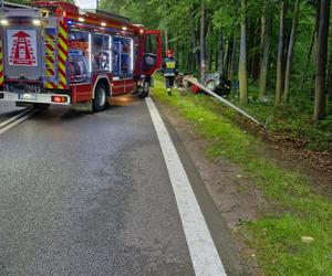 Niespokojna noc na gdańskich drogach. Dwa wypadki i uwięzieni ludzie w samochodach