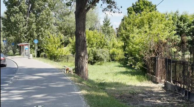 Trzech mężczyzn spłonęło żywcem. Tak wygląda miejsce tragedii. Poruszający gest dla zmarłych