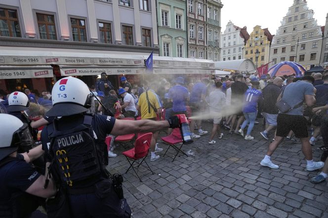 Kibice przed finałem Ligi Konferencji we Wrocławiu