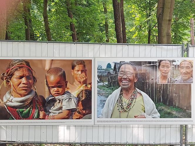 Przepiękne fotografie podróżniczki i reporterki Elżbiety Dzikowskiej w starachowickim parku