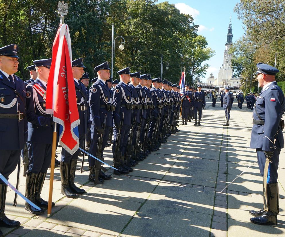 Jasna Góra policjanci
