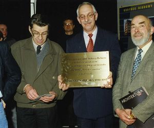 Laureaci konkursu mieszkańców. Od lewej: architekt Andrzej Buchner, przedstawiciele MOZG Gazownia Warszawska Edmund Dyba i Andrzej Goszczyński