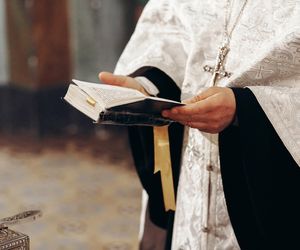 Luksusy emerytowanych księży? Tak wygląda prawda