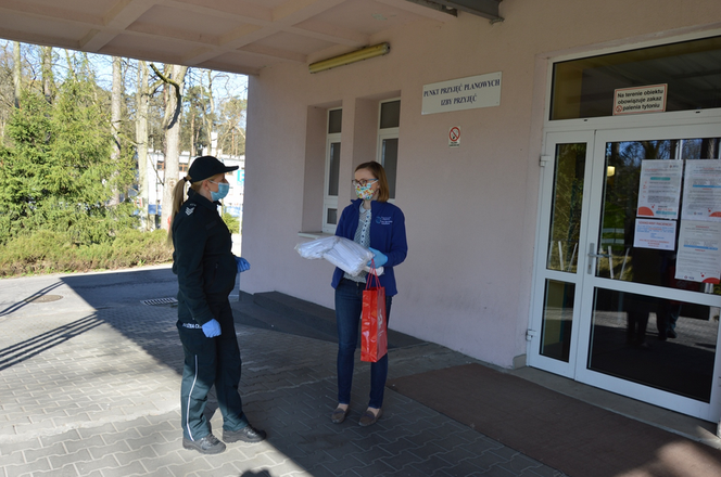Olsztyńska IAS przekazała maseczki ochronne na rzecz Hospicjum im. Jana Pawła II w Olsztynie