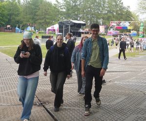 Kortowiada 2025. Koncerty na Plaży Kortowskiej przyciągnęły tłumy. Tak wyglądał drugi dzień imprezy!