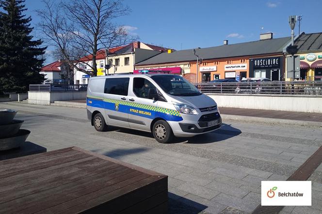 Koronawirus w Bełchatowie: Na ulice wyjechał radiowóz z APELEM do mieszkańców! Co słychać z megafonu? [WIDEO]