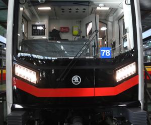 Varsovia - nowy pociąg metra