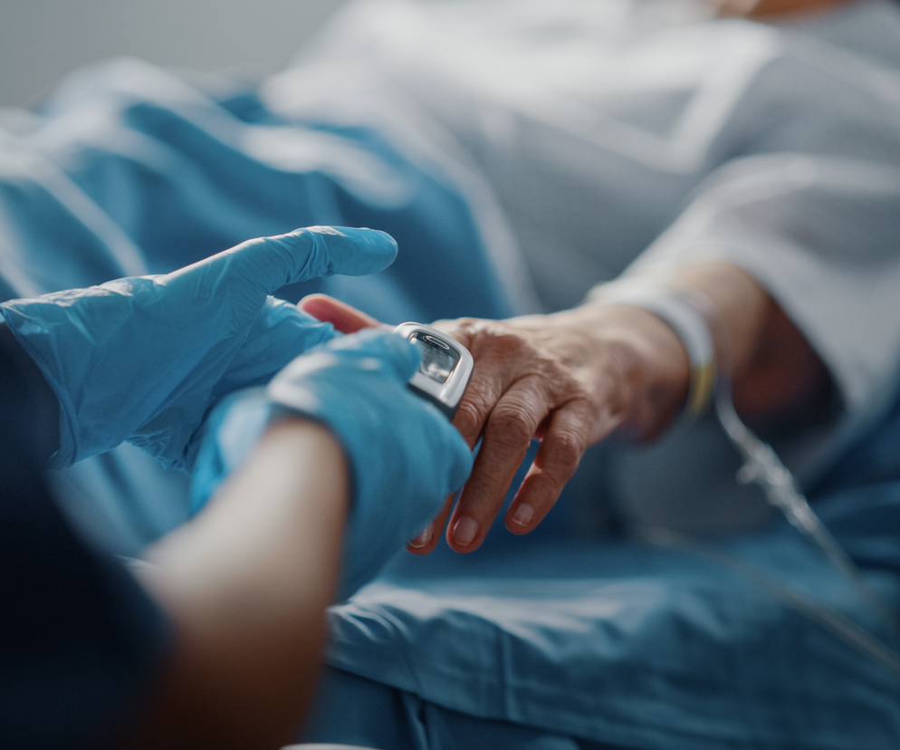 Tak ciężkiego sezonu nie było od 10 lat. 43-latka z Krakowa walczy o życie w szpitalu