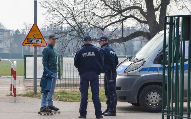 Tak krakowscy policjanci walczą z koronawirusem