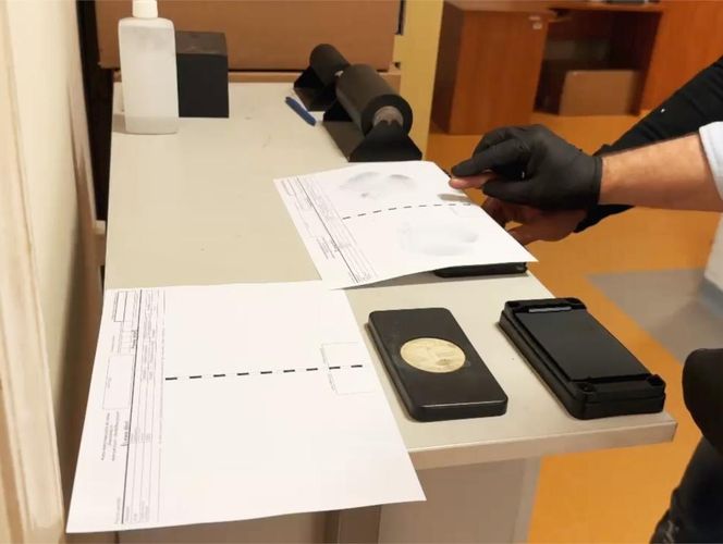 Starnowali bramę samochodem pancernym, obok lądował śmigłowiec z antyterrorystami. Spektakularna akcja policji na Mazowszu