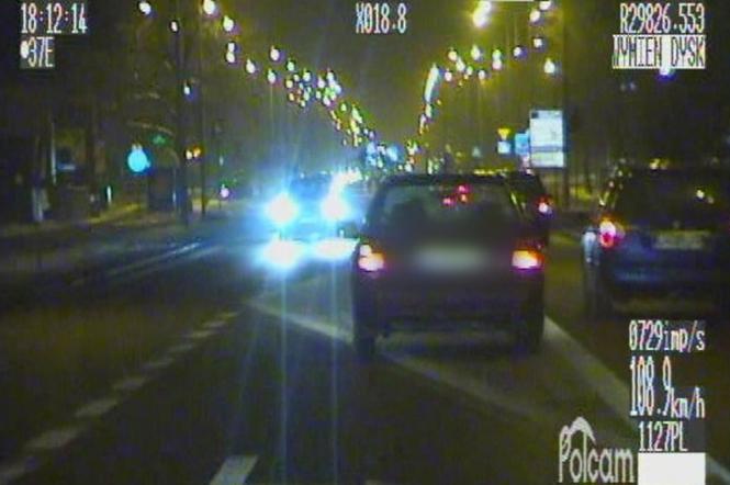 Pijany uciekał przed policją z Końskowoli do Puław. Pościg zarejestrowała kamera