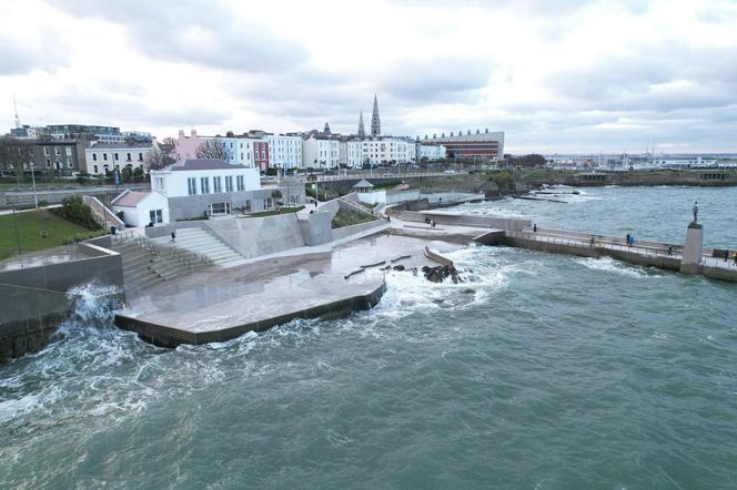 Rekonstrukcja Dún Laoghaire Baths w Dublinie