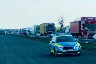 Pomorskie. Policja poszukuje kilkudziesięciu kierowców. Zjechali z autostrady A1 przez bramę awaryjną bez płacenia