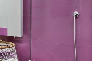 Seledynowo-fioletowa łazienka z prysznicem