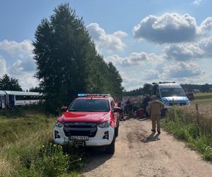 Tragedia na torach. Bus zderzył się z pociągiem. Kierowca nie żyje