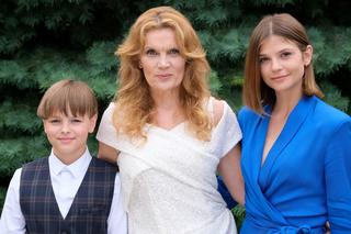 M jak miłość odc. 1684. Krystyna Banach (Dorota Chotecka-Pazura), Lilka (Monika Mielnicka), Kamilek (Miłosz Kwiecień)