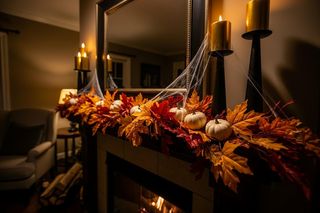 Jak udekorować dom na Halloween? Zrobisz to własnoręcznie z dostępnych materiałów! Pomysły na ozdoby DIY