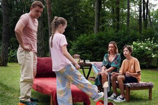 Barwy szczęścia odc. 3092. Marysia (Nina Szumowska), Emil (Artem Malashchuk),  Hubert (Marek Molak), Asia Sokalska (Anna Gzyra)