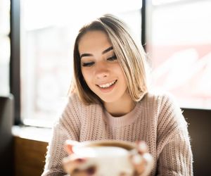 Moja poranna kawa z tym dodatkiem pomaga mi zwalczyć zmęczenie. Wypróbuj ten prosty sposób