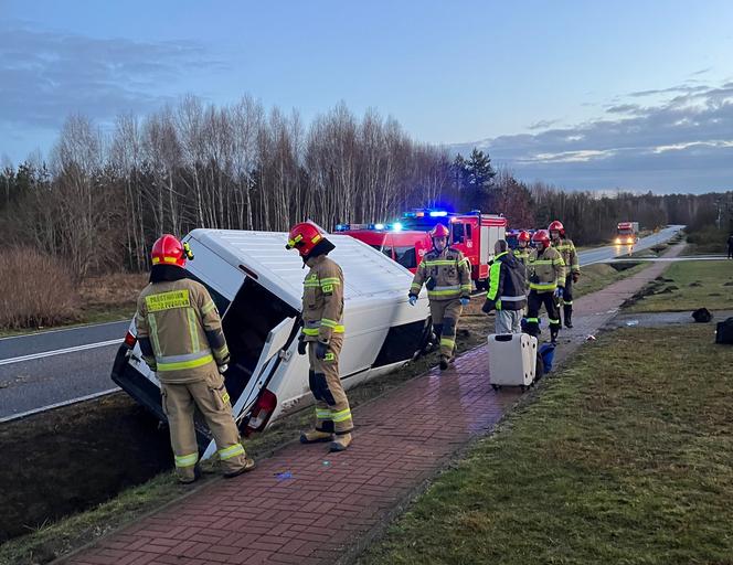 Wypadek z udziałem busa w Fałkowie pod Końskimi