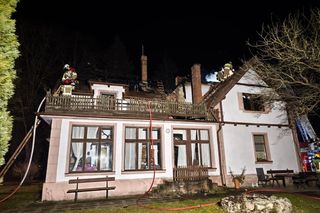 Rodzina straciła dach nad głową. Ich dom spłonął doszczętnie