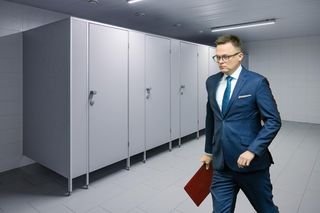 Szymon Hołownia ujawnił pilnie strzeżony sekret. Dotyczy matury i... toalety