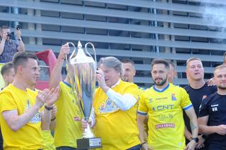 Motor Lublin po 32 latach znowu zagra w piłkarskiej ekstraklasie! Wielka feta na ulicach miasta. Awans jest nasz, Motor United!