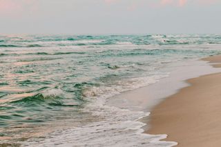 Pomorskie plaże z Błękitnymi Flagami. To tutaj są najczystsze kąpieliska w Europie