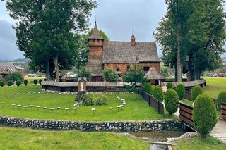 Złoty, a skromny. Kościół św. Michała Archanioła w Dębnie Podhalańskim. Perła ciesiołki i UNESCO, która nie chce stać się muzealną przynętą na turystów