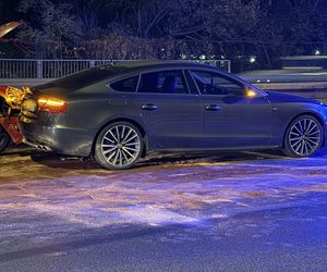 Koszmar na Wale Miedzeszyńskim! Rozbite Porsche za 700 tysięcy złotych!