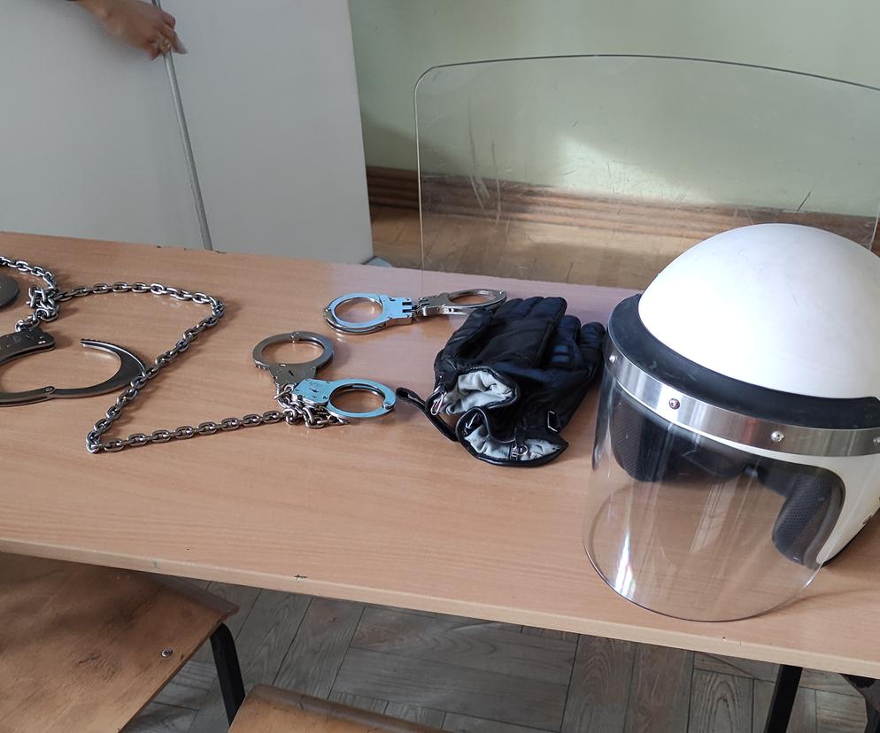 Warsztaty z młodzieżą przeprowadzili funkcjonariusze Służby Więziennej